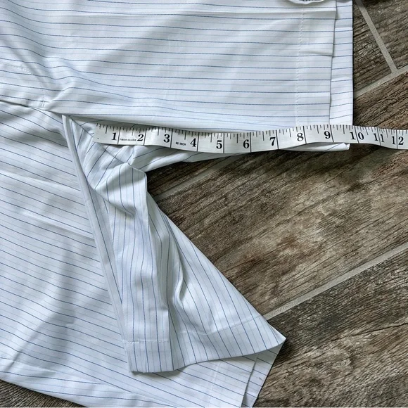 Greg Norman Blue and White Pinstriped Shorts, Men’s Size 34 - Picture 6 of 8